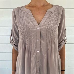 BCBG Max Azria Taupe Silk Buttondown Blouse sz M